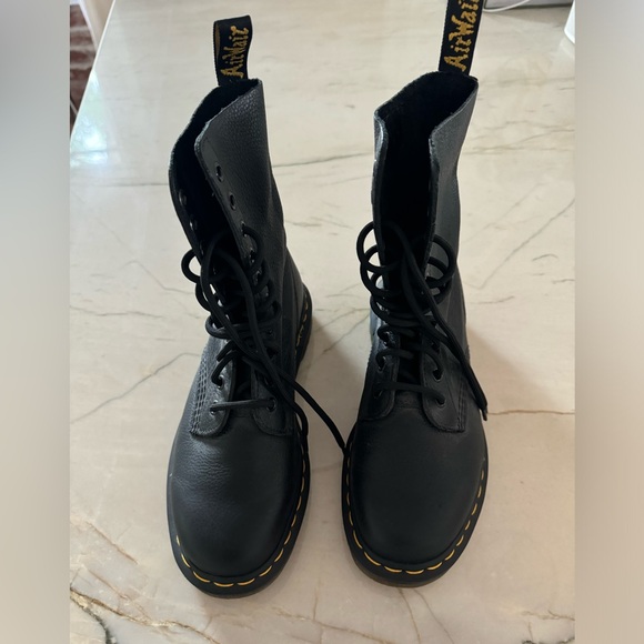 Dr. Martens - Picture 5 of 5